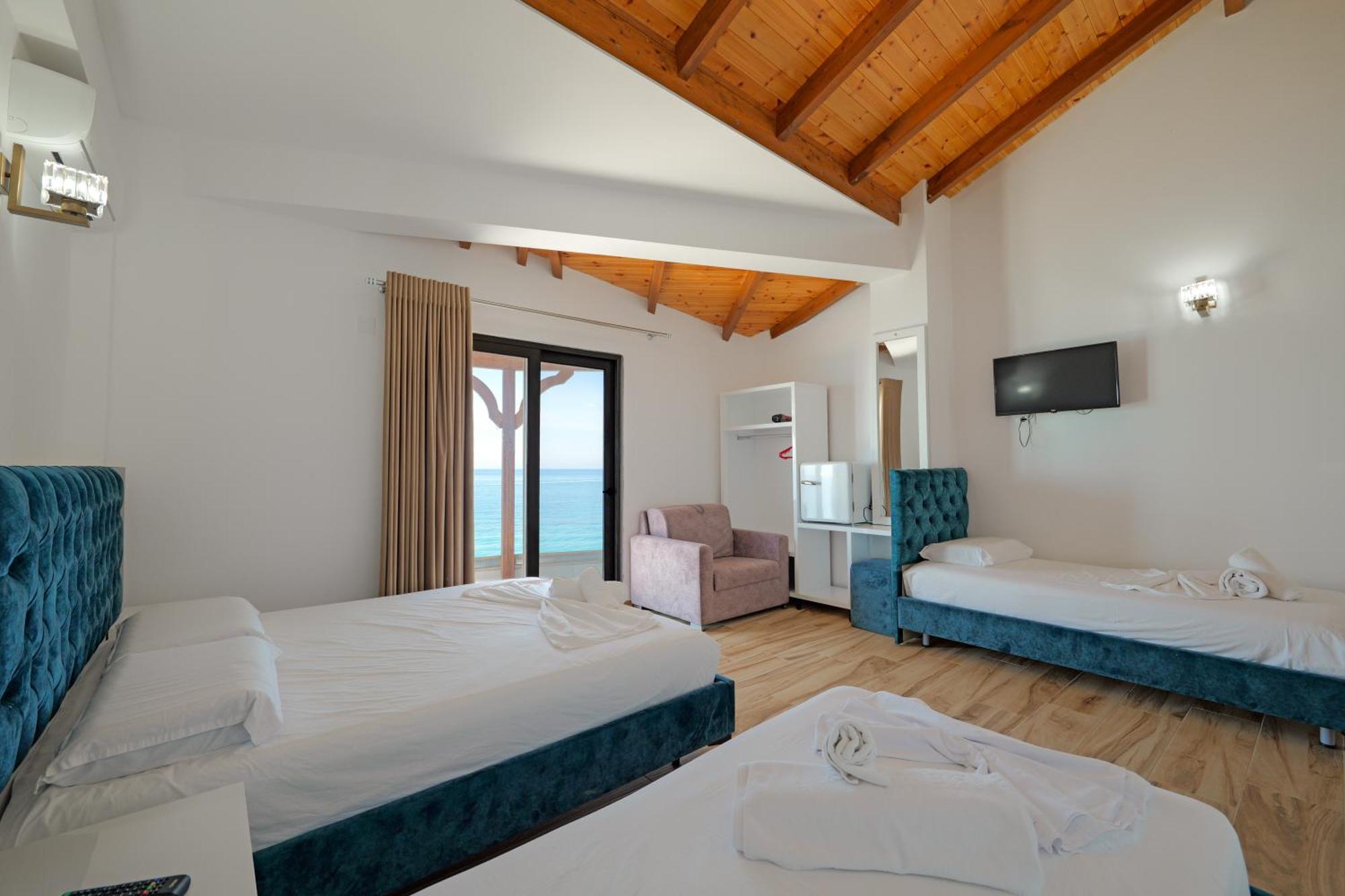 Hotel Take Борш Екстериор снимка
