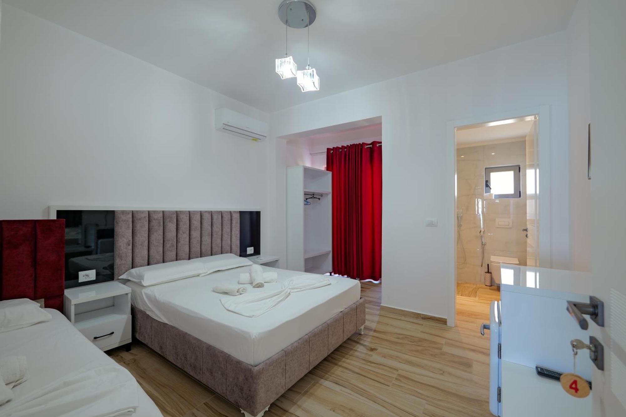 Hotel Take Борш Екстериор снимка