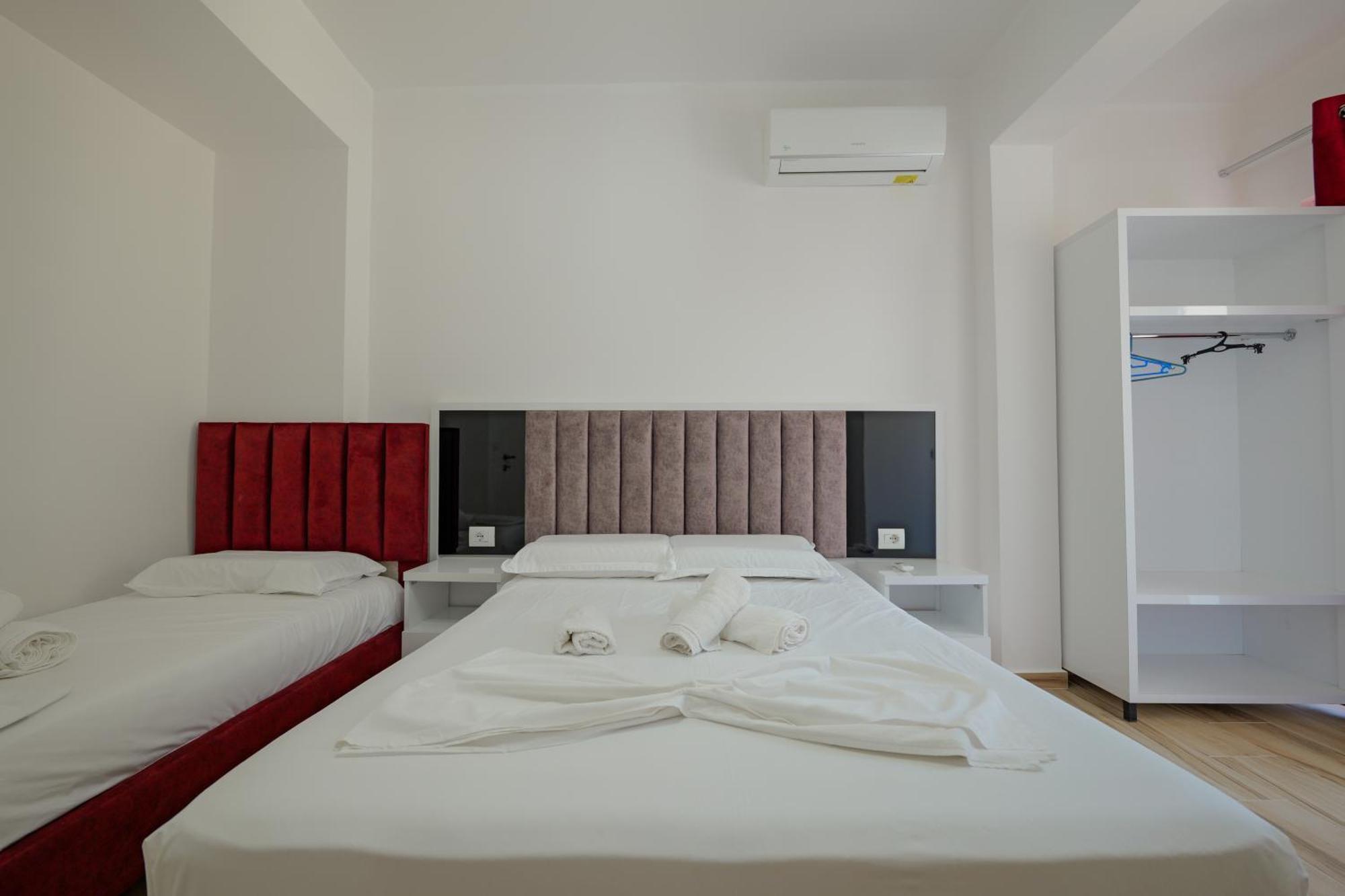 Hotel Take Борш Екстериор снимка