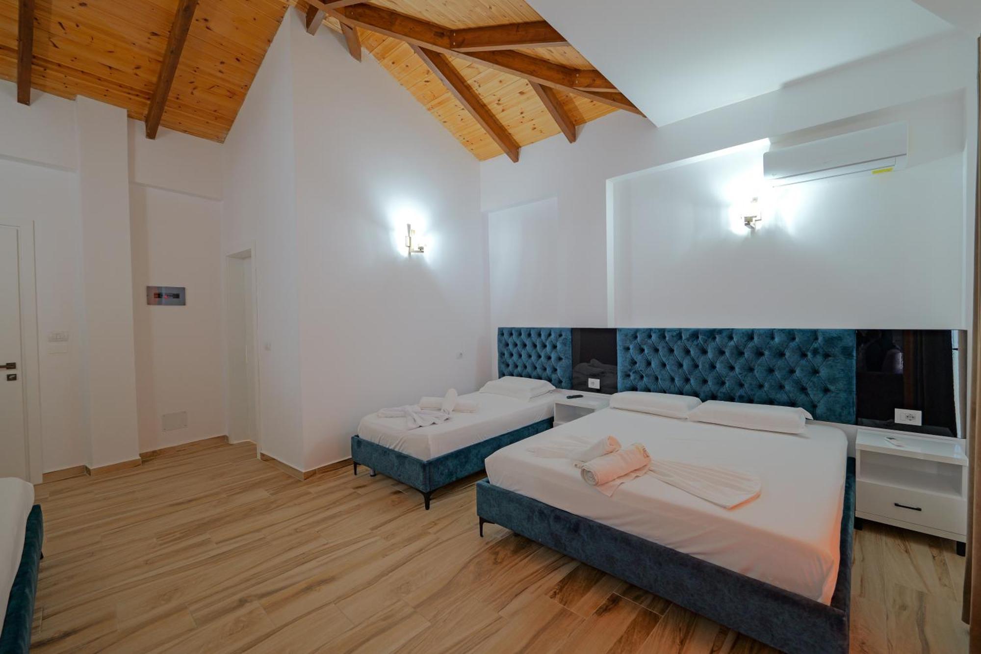 Hotel Take Борш Екстериор снимка
