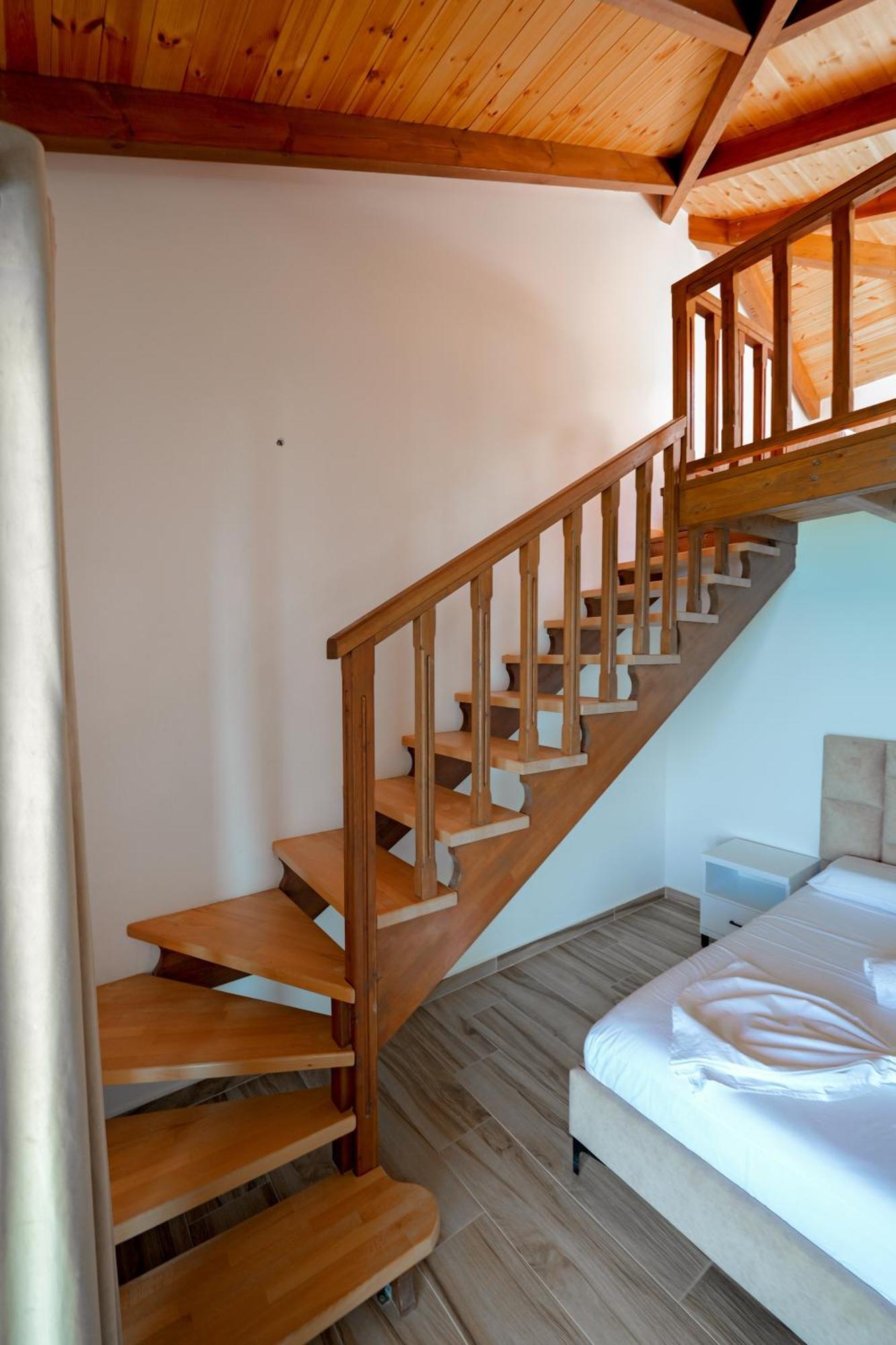 Hotel Take Борш Екстериор снимка