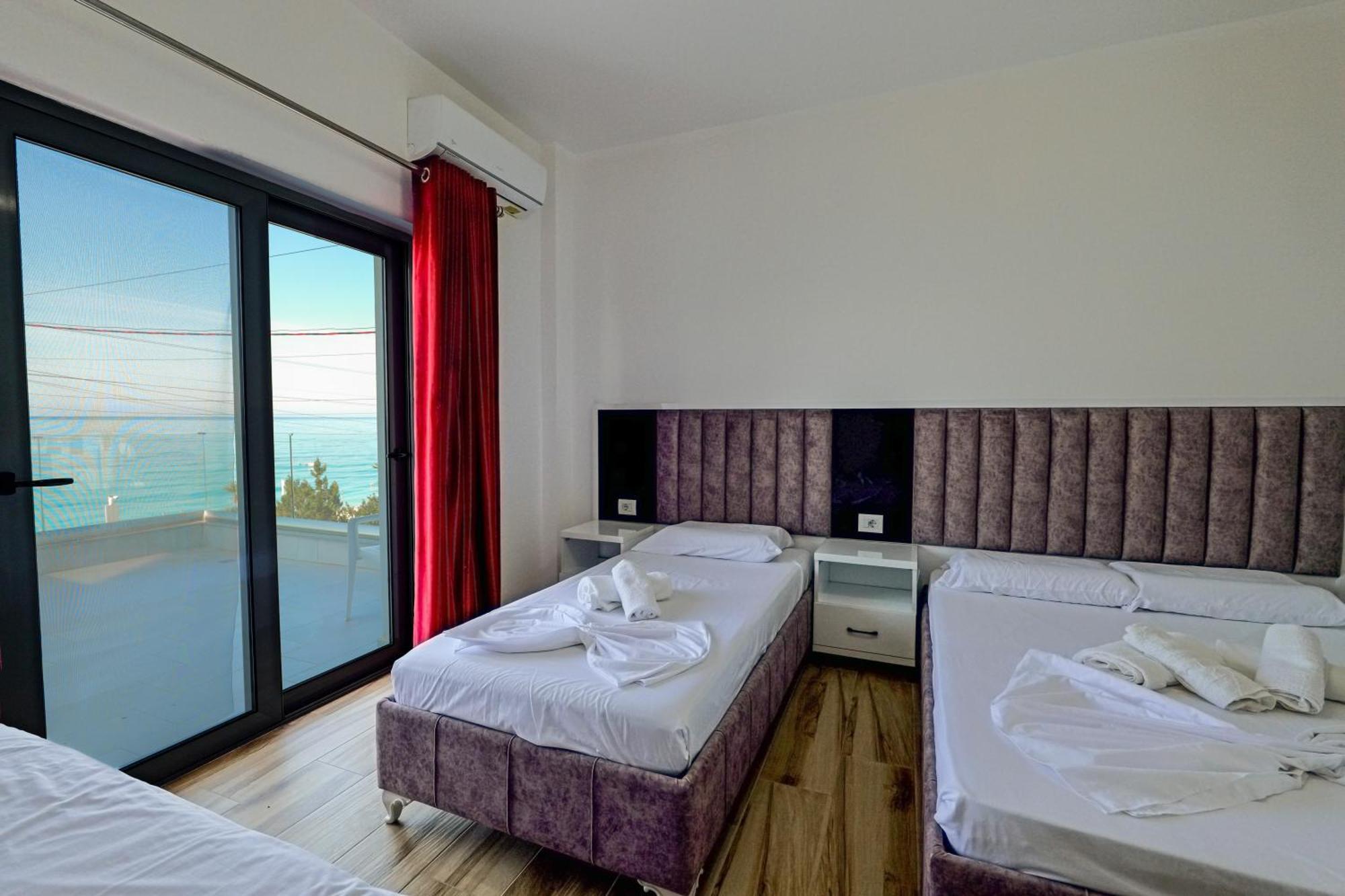 Hotel Take Борш Екстериор снимка
