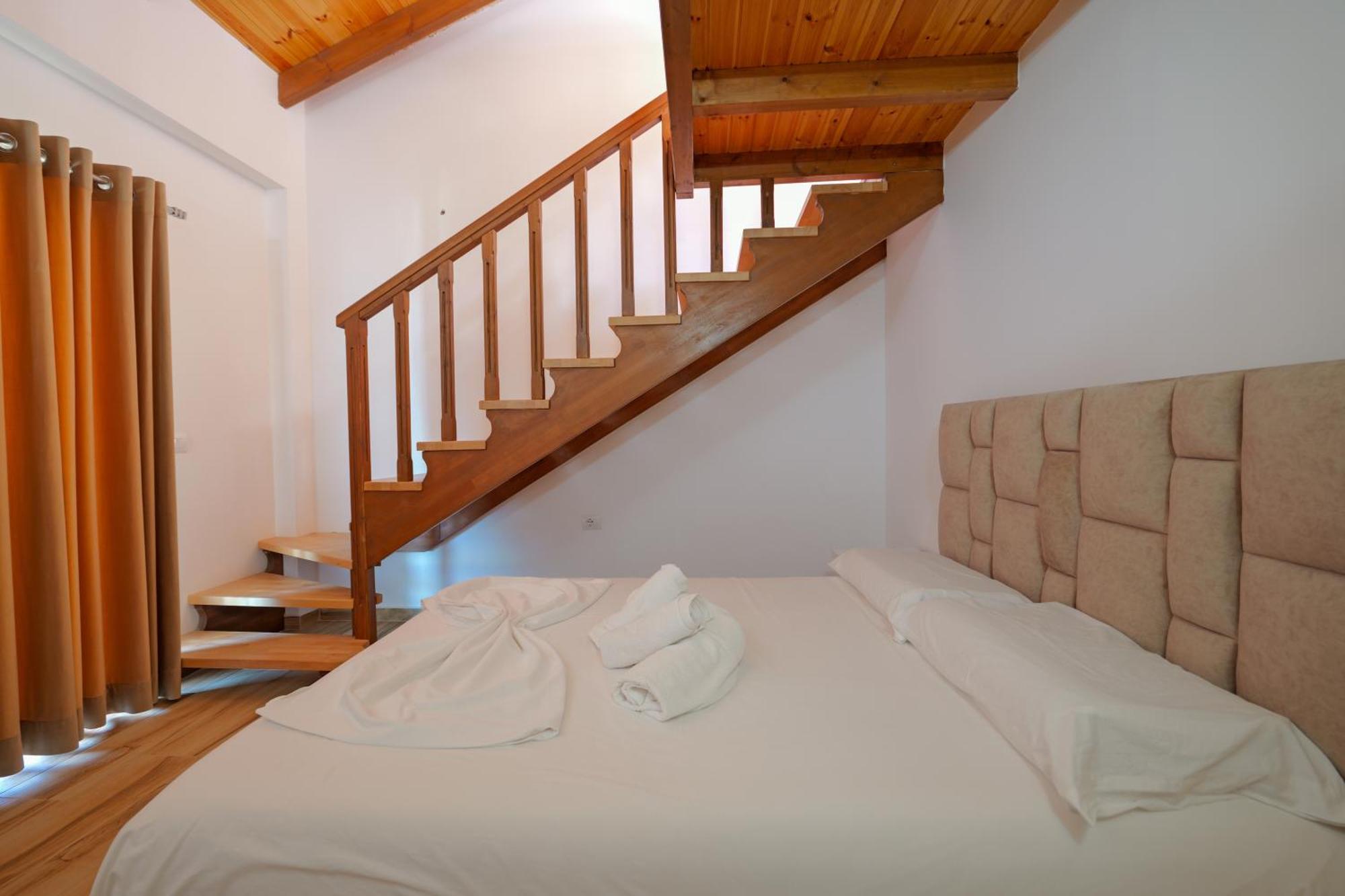 Hotel Take Борш Екстериор снимка