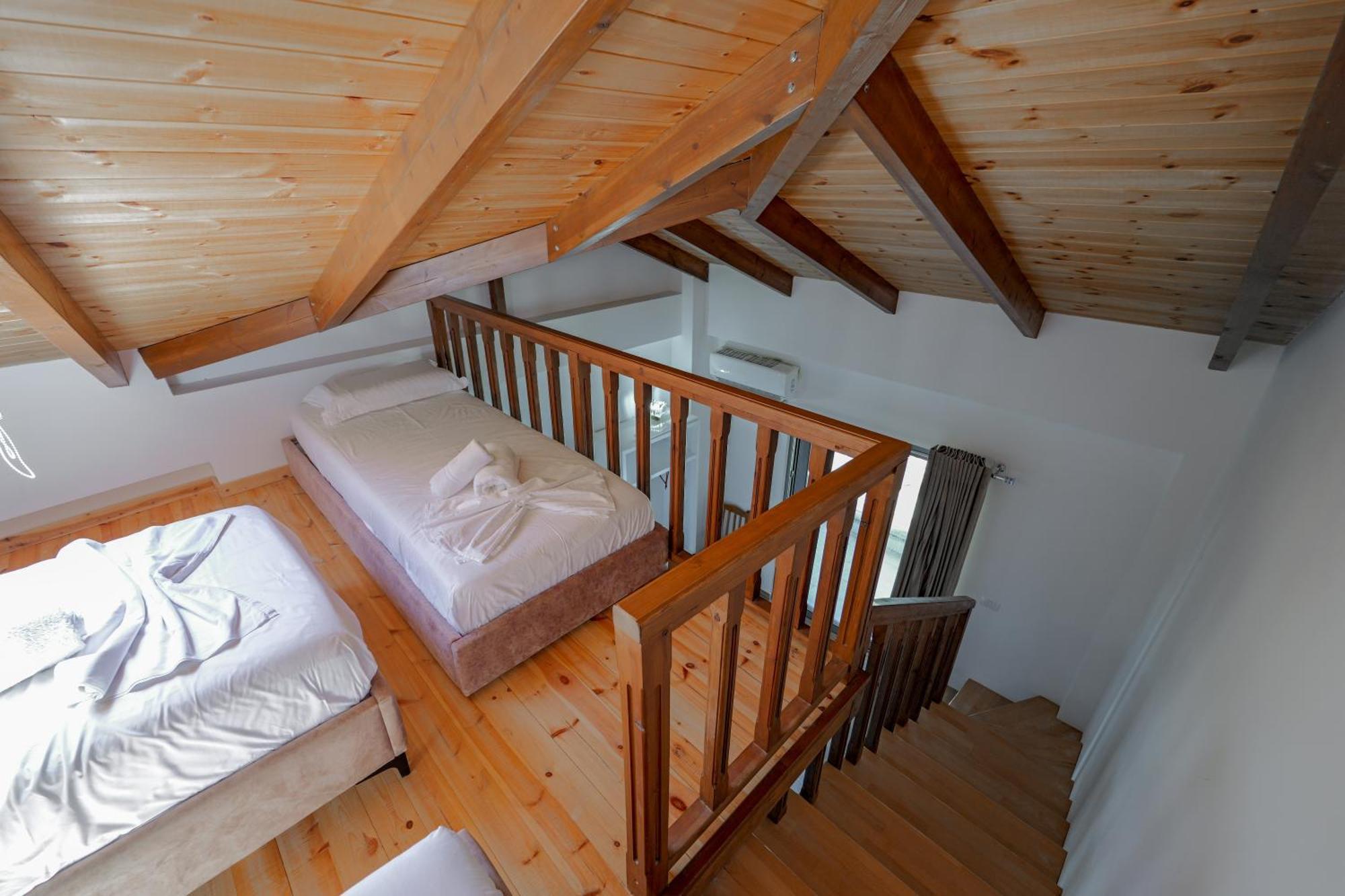 Hotel Take Борш Екстериор снимка