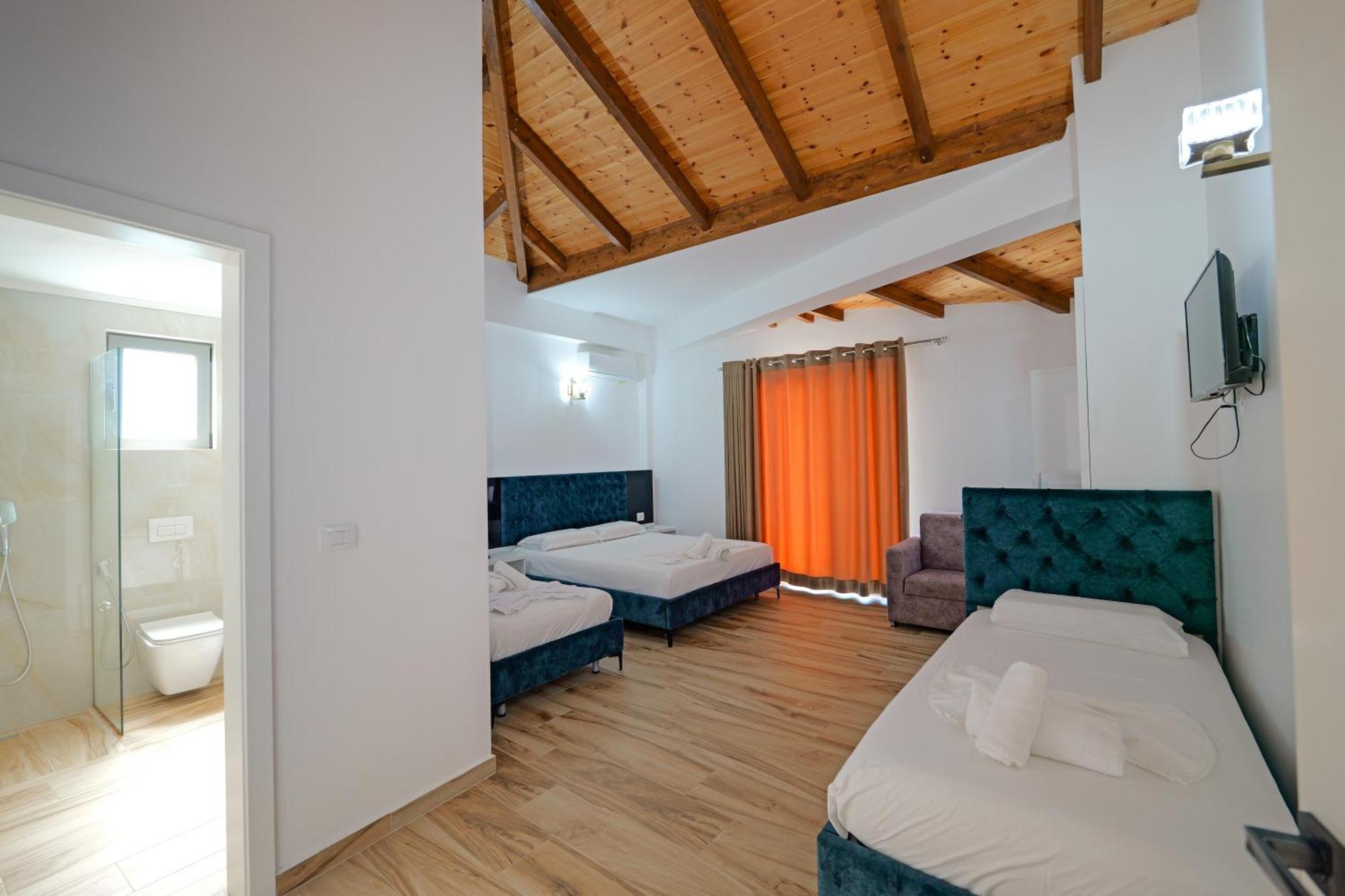 Hotel Take Борш Екстериор снимка
